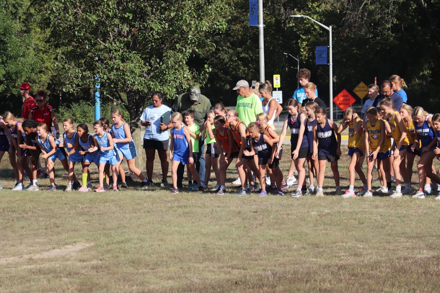 The JV Girls line up to race. 